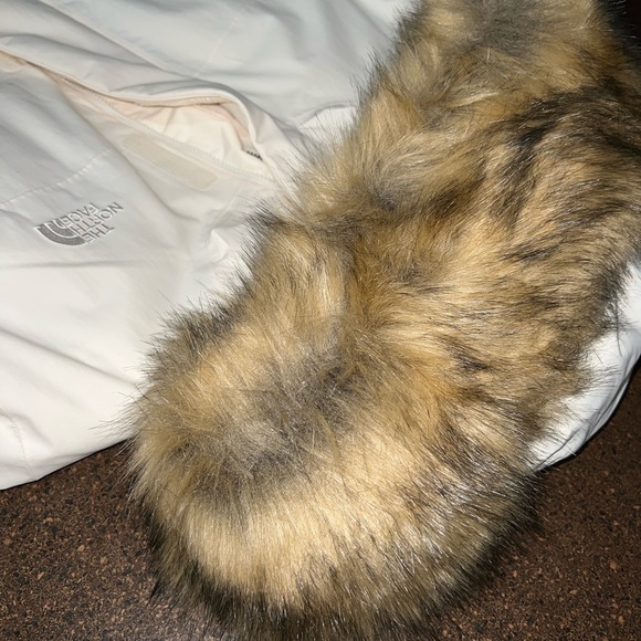 The North Face Women's Arctic Hooded Faux-Fur-Trim Parka - Picture 2 of 11